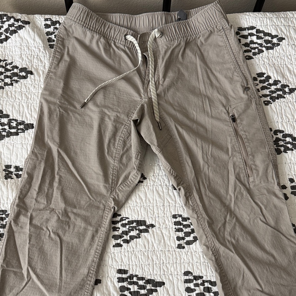 Vuori Men's Tan Ripstop Pants